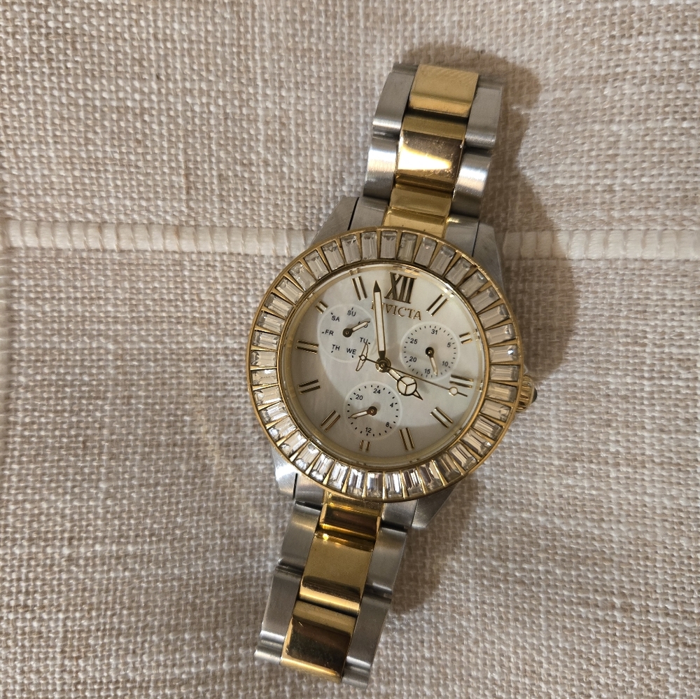 Women Invicta watch - Picture 2 of 4